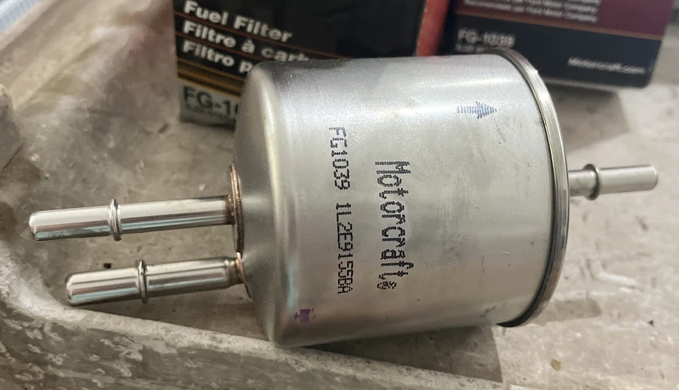 Filtro de combustível Motorcraft FG 1039 2001 Ford Ranger, 1999-2002 Ford Explorer - Imagem 2 de 2