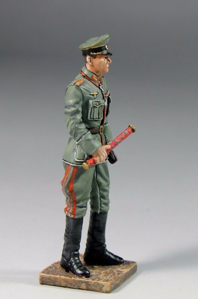 EAGLE MINIATURES WORLD WAR 2 GER025 GERMAN FIELD MARSHAL ROMMEL HOLDING ...