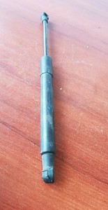 BMW E60 E61 MOTORHAUBE MOTORHAUBE FEDER STOSSDÄMPFER FEDERBEINE 7008745