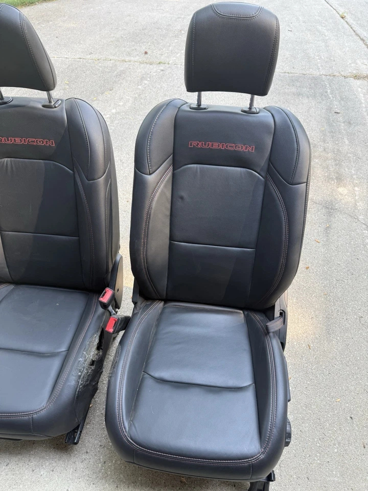 2019-2025 OEM Jeep Wrangler Rubicon Leather Front Seats DAMAGED - Image 2 of 4
