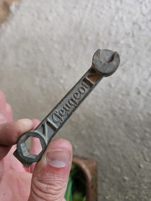 Clé Ancienne Peugeot Pour Vélo – Pièce De Collection – Numéro 4124