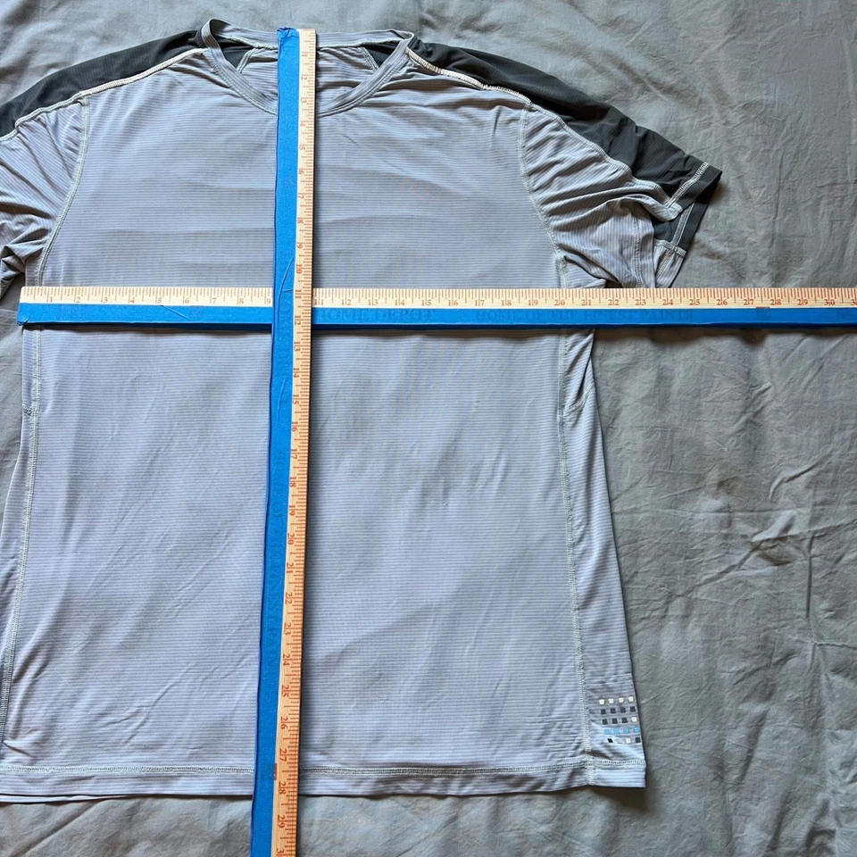 LULULEMON Shirt Men's XL X-Large Light Gray Training Workout Short Sleeve - Image 4 of 4
