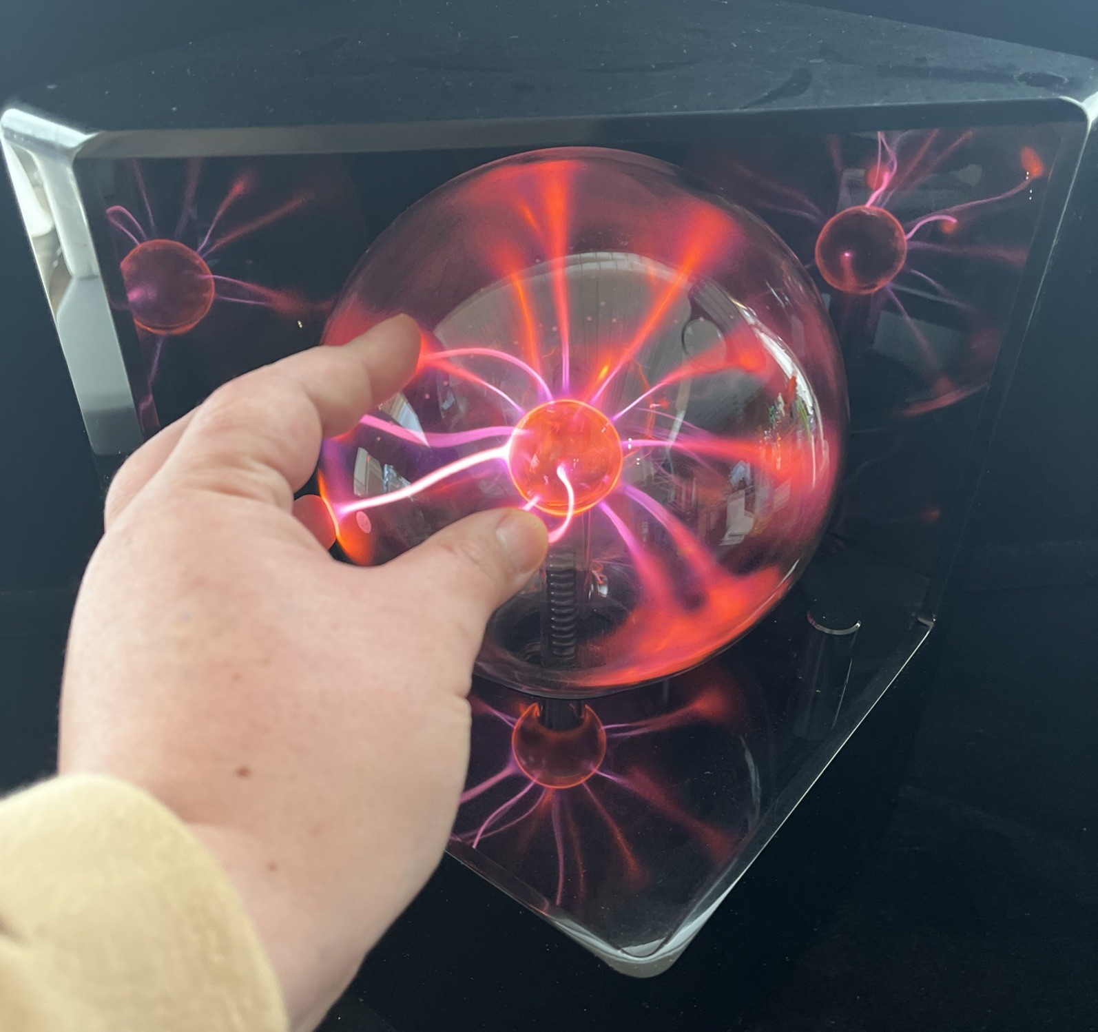 Vintage 1987 “With Design In Mind” Plasma FX Counter Top Plasma Display HEAVY!