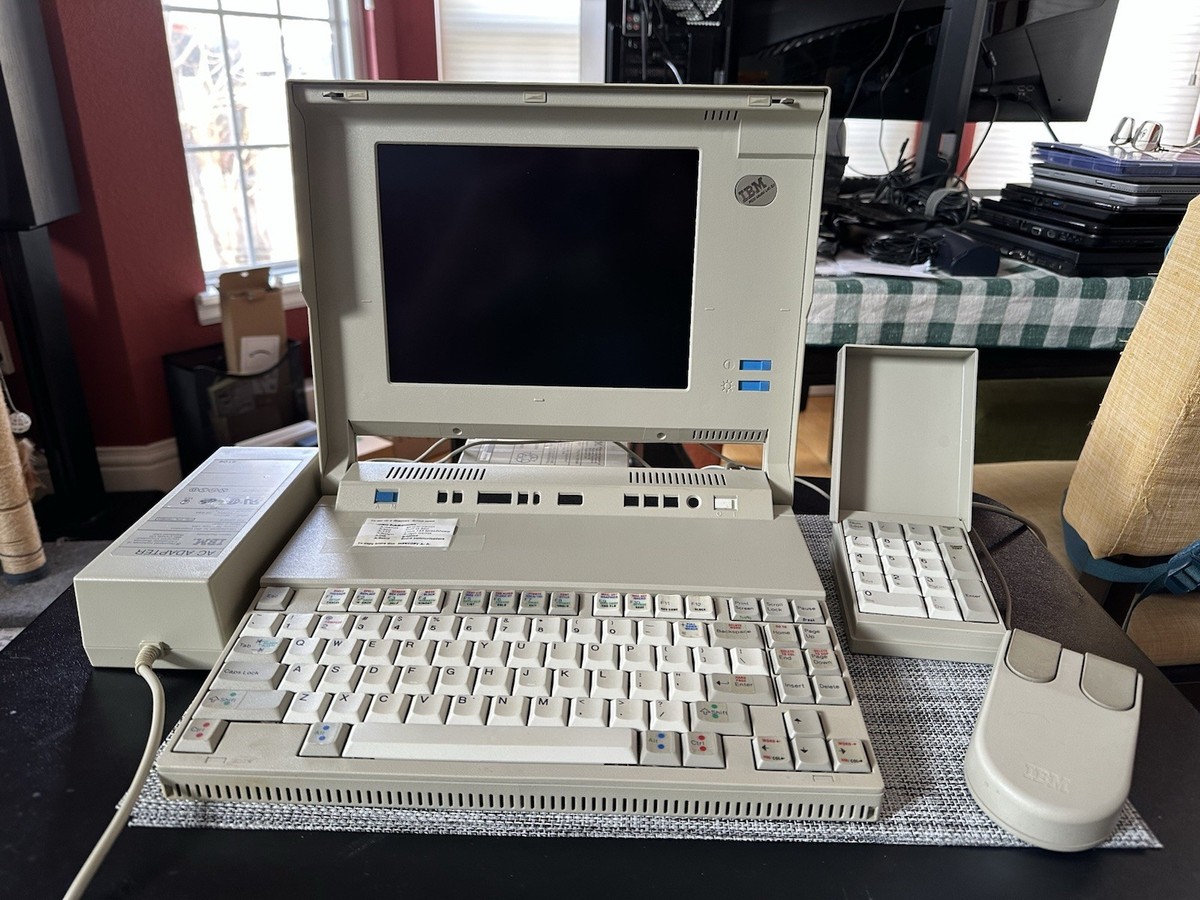 IBM PS/2 Model L40 SX Vintage Laptop 1991 Windows 3.1, Complete