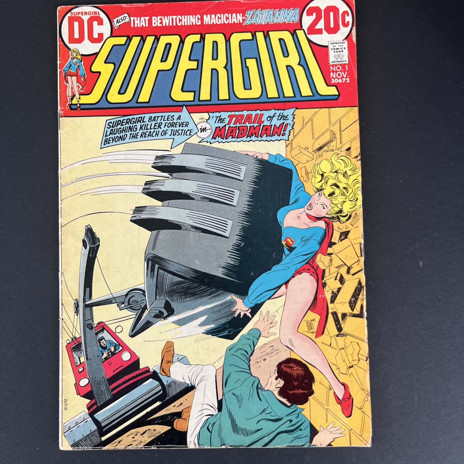 Supergirl #1-grado medio/bajo-edad de bronce DC-1er título en solitario-(Kara Zor-el)-Zatanna