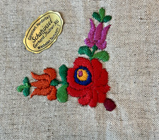 VTG Linen Embroidered Table Topper Red Floral 17 x 12.5" German Schatzinsel NOS