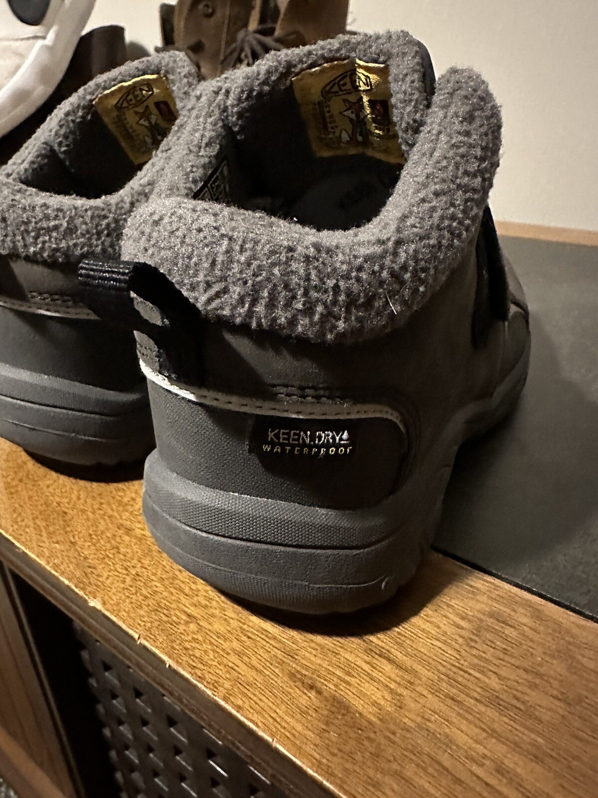 NUOVO! Stivali da neve invernali impermeabili Keen Kootenay III neri per bambini taglia 12. Senza etichetta