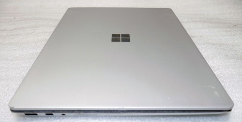 Microsoft Surface Laptop 1 13.5in Core i7-7600u 2.5GHz 8GB 256GB SSD Windows 10 - Picture 9 of 9