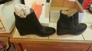 naturalizer haley booties