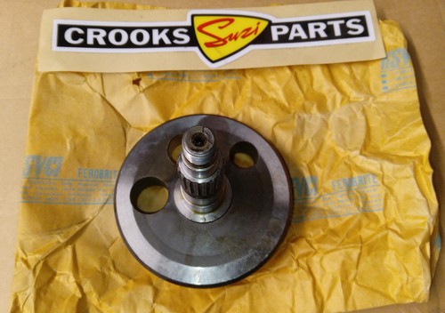Medio cigüeñal derecho genuino Suzuki RM125 Z nuevo 12220-14110 1982 - Imagen 9 de 12