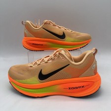 Nike Men's Size 9.5 Vomero 18 (HM6803 700) Sneaker Trainer Running Sports Orange