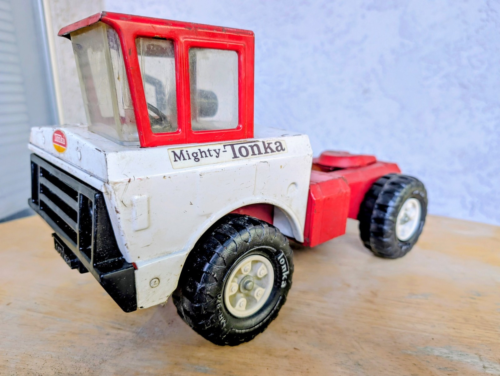 Vintage Mighty Tonka Pressed Steel Red & White Auto Carrier Semi Truck Cab