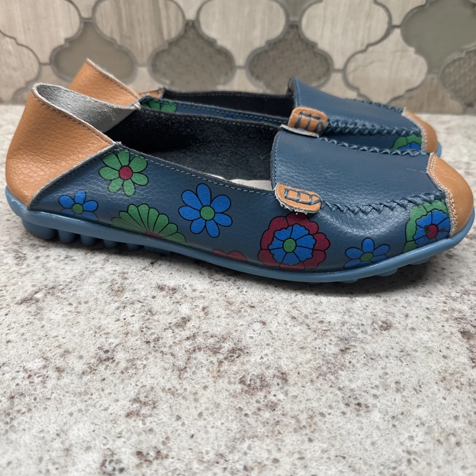 Mocasines Azul Flor Cuero Control Remoto Patrón HECHO A MANO Talla 8.5 Foto 3 de 4