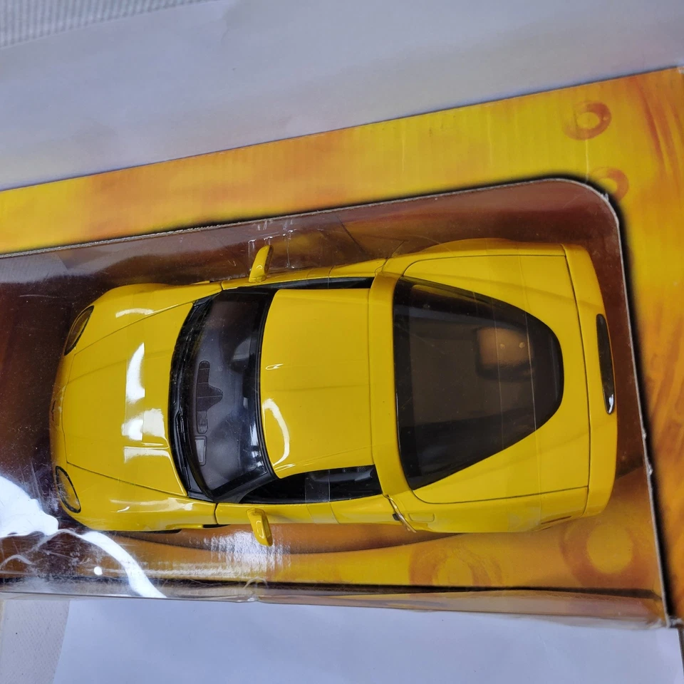 Hot Wheels Corvette Z06 Escala 1:18 Colección Metal Exclusiva Caja Sellada Amarilla Foto 4 de 4