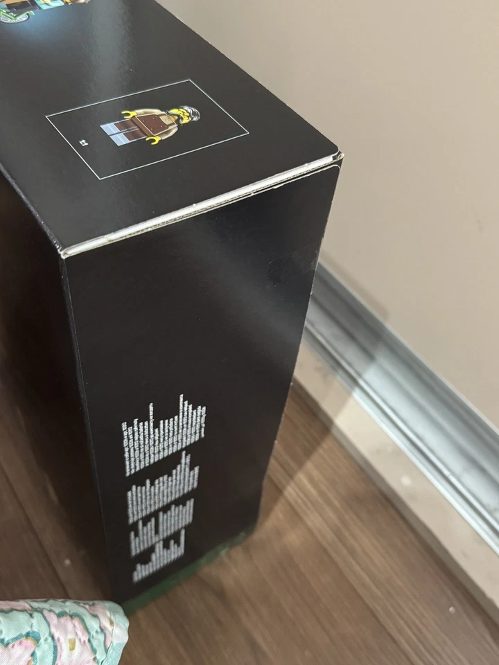 LEGO Icons TUDOR Corner 10350 Modular Building Set Brand New Sealed - Image 3 of 4