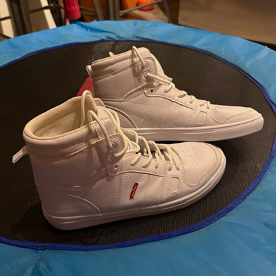Levi's White High Top Lace-Up Sneakers Closed Toe US 6 EU 38.5