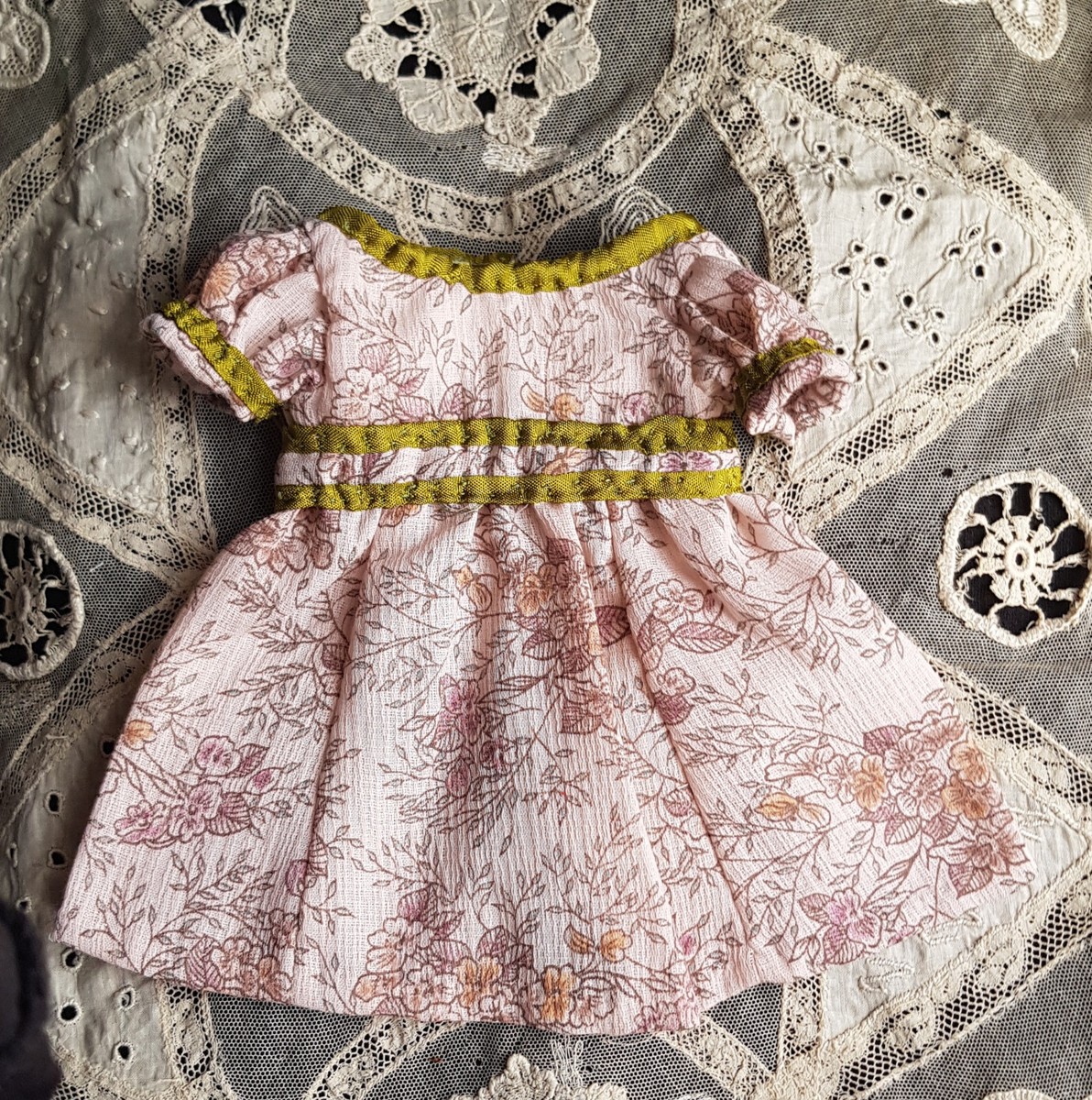 robe pour poupee marie francoise mode et travaux emilie magnifique vert