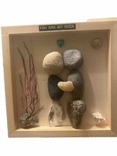 Stone/pebble artwork
