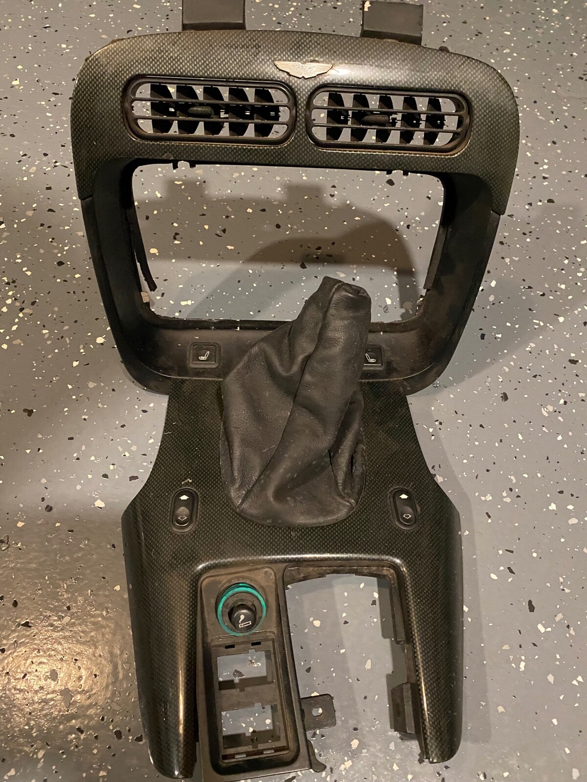 Aston Martin DB7 center console