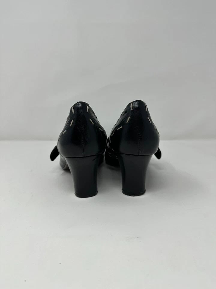 Tacones Mary Jane de cuero negro/azul marino naturalizador talla 9,5 W con correa de botón puntada Foto 2 de 4