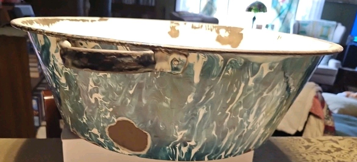 ANTIQUE VERY LARGE TURQUOISE AQUA BLUE GRANITEWARE ENAMELWARE WASH BASIN HANDLES