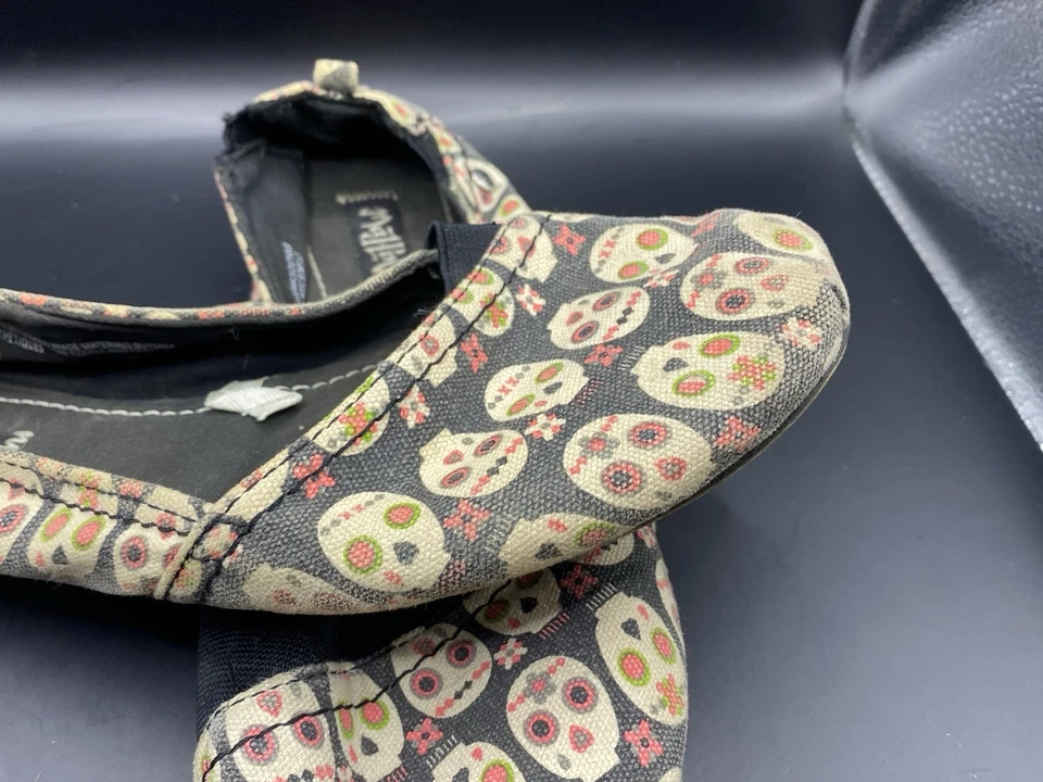 Mad love sugar skull flats Sz 10 - Image 2 of 4