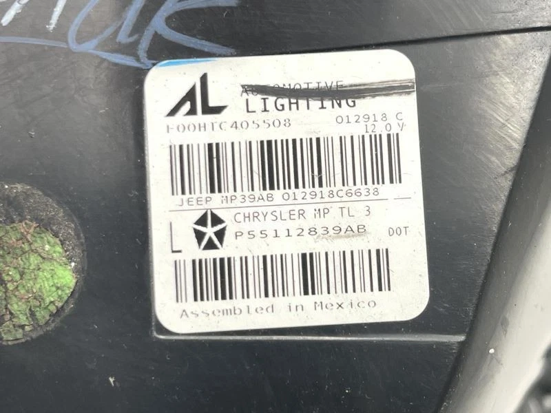 Jeep Compass 2017-2018 luz trasera izquierda cuarto montado 2,4 L a AWD 30 K 52128 Foto 2 de 4