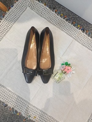 Schwarzer Russell and Bromley Ballerinas mit Schleife Gr. 39,5 UK 6,5 NEU