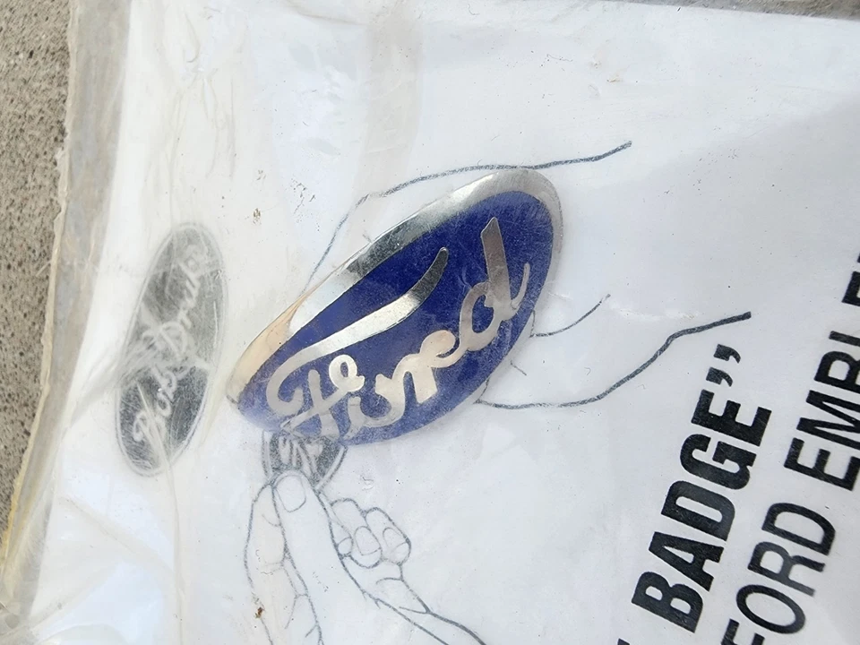 New 1934 Ford Car Porcelain Hood Emblem Reproduction Front Oval Badge 34 FOMOCO - Image 4 of 4