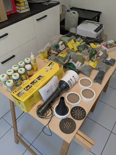 NOCH 60135 Gras-Master 2.0 + Feindosierer, Modellbahn + Streu-Gras-Farben usw.