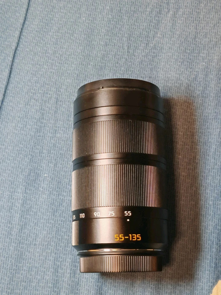 Lente asférica Leica Super-Vario-Elmar-TL 1:3.5-4.5 / 55-135 con capucha y bolsa Foto 2 de 4