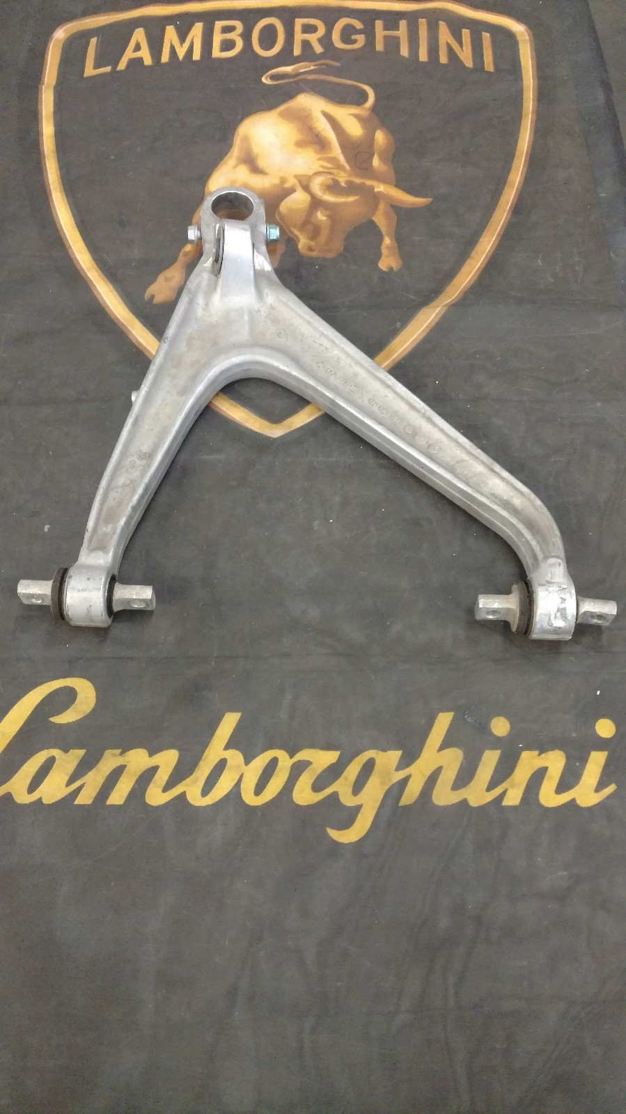 LAMBORGHINI AVENTADOR FRONT LEFT DRIVER LOWER CONTROL ARM OEM 470407151