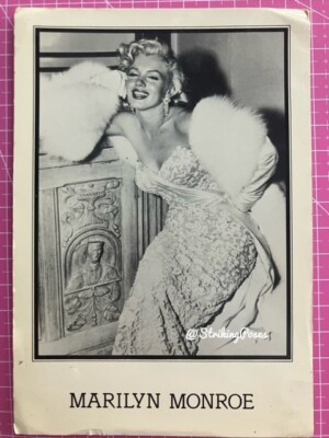 MARILYN MONROE 1980s large POSTCARD 1953 at a premiere (Whiteway)
