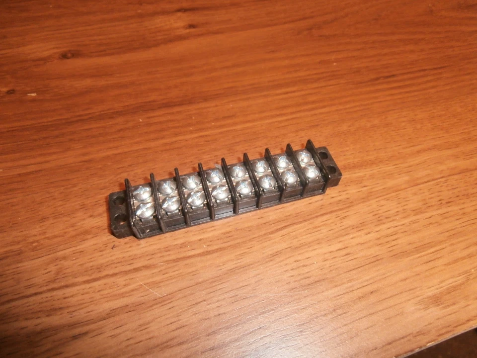 8 Position Terminal Block Barrier Strip 30 Amp 13-1408 Philmore,NEW - Image 4 of 4