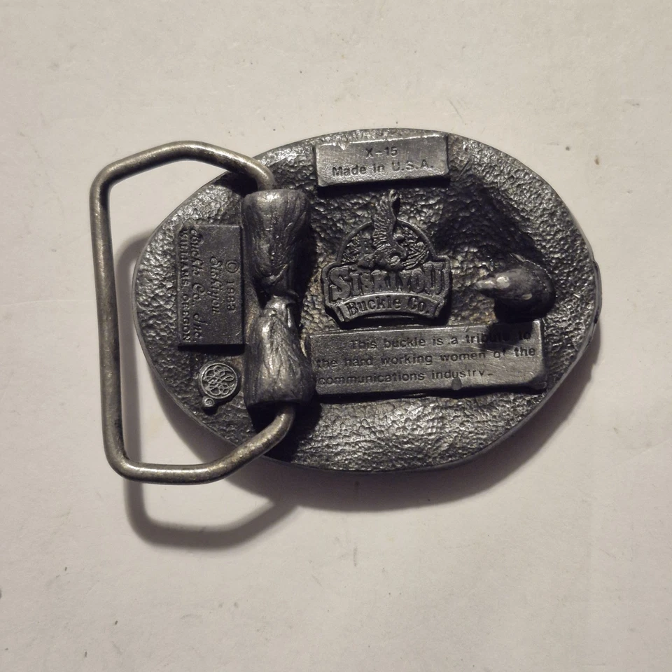 De Colección Mujeres Communication Industry Teléfono 1989 Siskiyou Cinturón Hebilla X-15 Peltre Foto 2 de 3