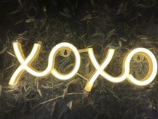 LED XOXO Light Sign Warm Battery USB Indoor Bedroom Decor
