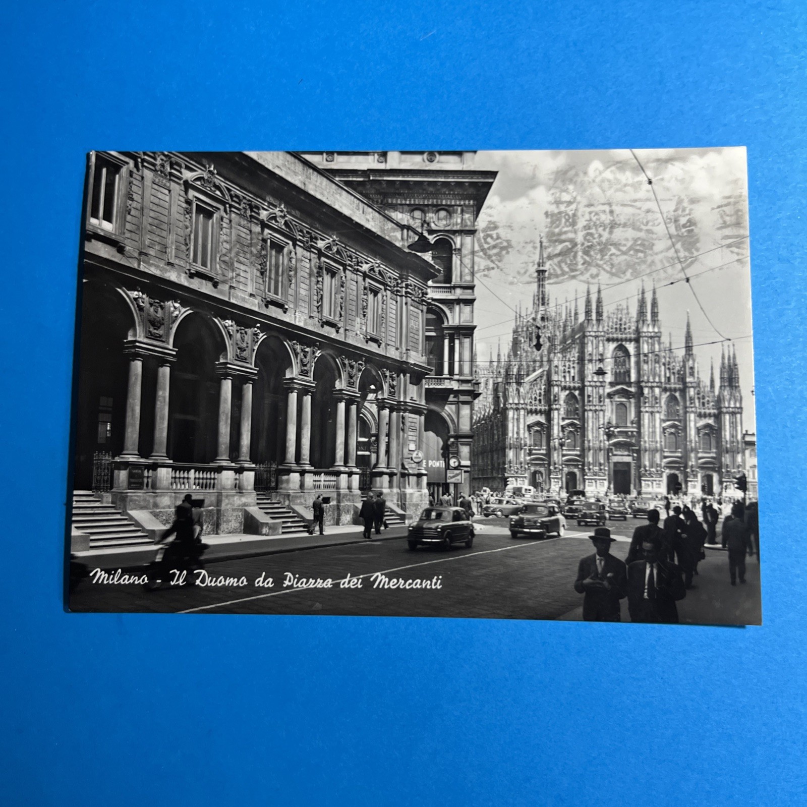 MILANO IL DUOMO DA PIAZZA DEI MERCANTI VIAGGIATA - CARTOLINA BIANCO E NERO
