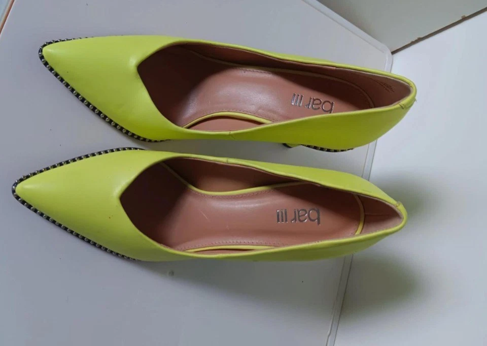 Zapatos de salón sin cordones BAR III para mujer con cadena negra Binsa punta de aguja 8 M Foto 3 de 3