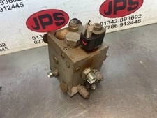 Sterling 8F4462 Hydraulic manifold X Hayter LT324 triple cylinder mower / V1505