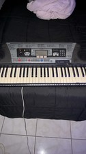 Yamaha PSR-350 61-Key Electronic Keyboard Built-In Speakers Floppy Drive