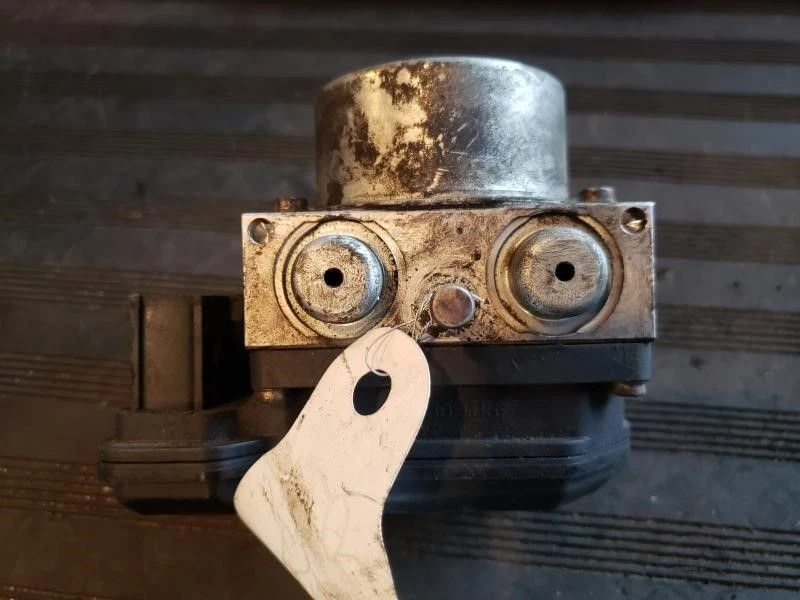 Conjunto de bomba de freno antibloqueo Nissan Quest 2007-2009 ABS fabricante de equipos originales Foto 3 de 3