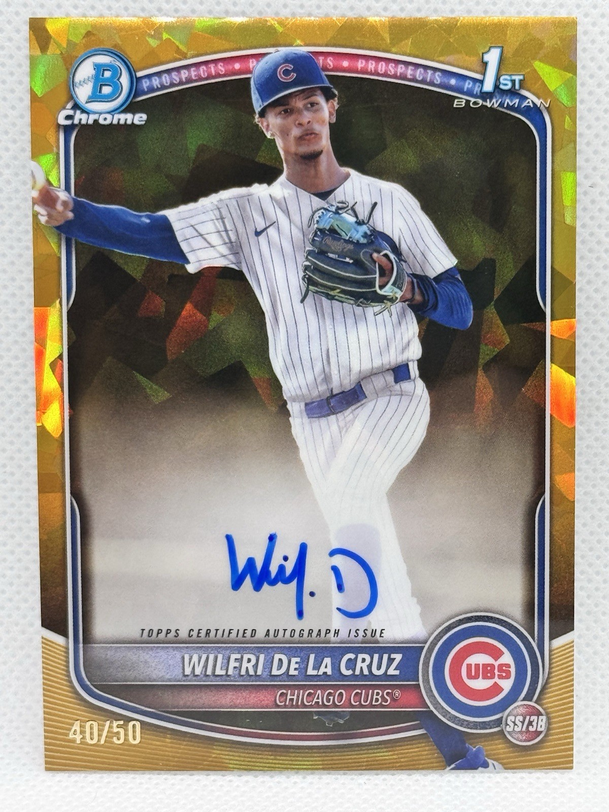 WILFRI DE LA CRUZ 2025 BOWMAN CHROME 1ST SAPPHIRE GOLD AUTO /50 