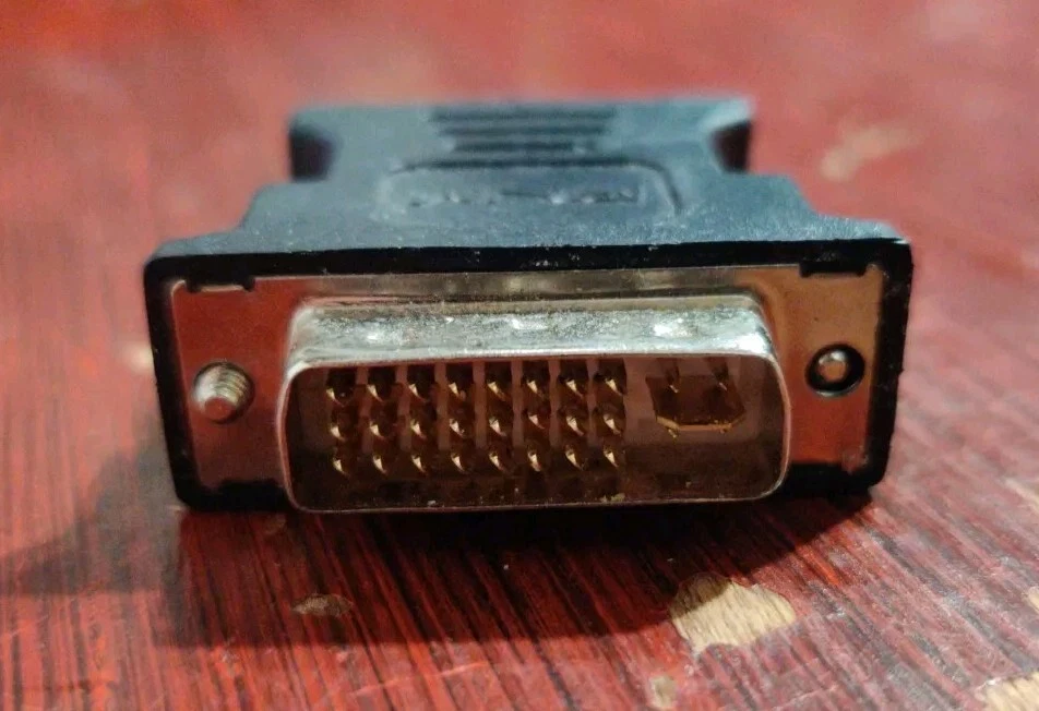 VGA Male To DVI Dual Link Male Adapter Connector - Image 2 of 3