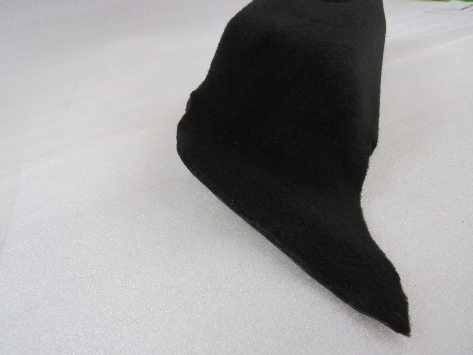 Ferrari 575, LH, Left, Tail Lamp Carpet Cover, Cracked, Used, P/N 64921200