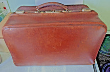 VERY LARGE ANTIQUE LEATHER GLADSTONE TRAVEL CASE  / BAG  20 X 12 X 11 INCH