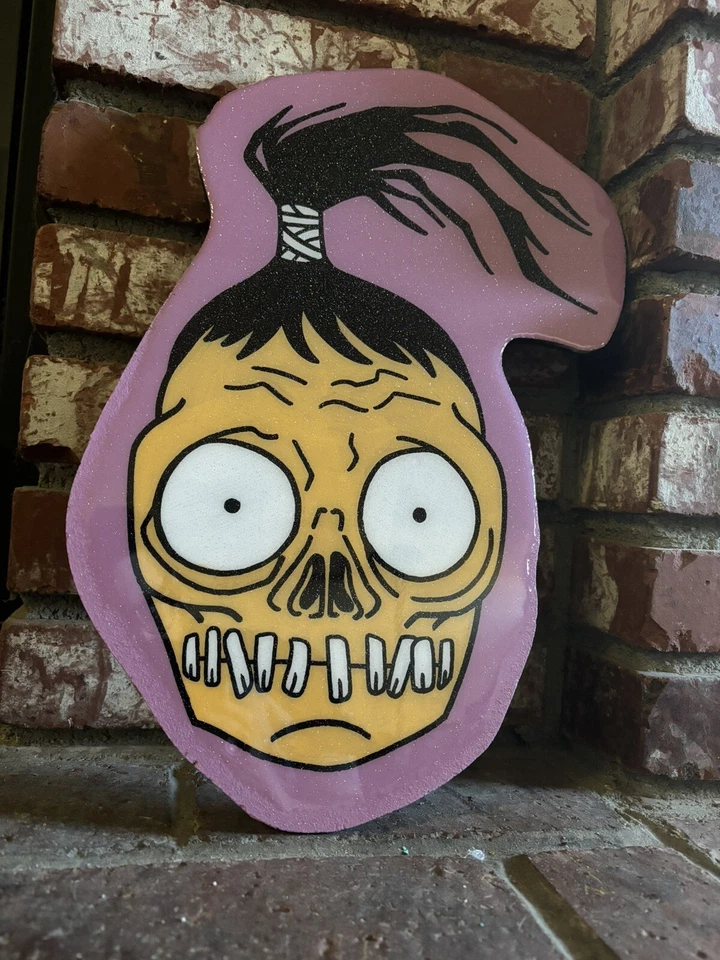 Hecho a mano pintado a mano BeetleJuice Beetle Juice Halloween signo a rayas Foto 3 de 4