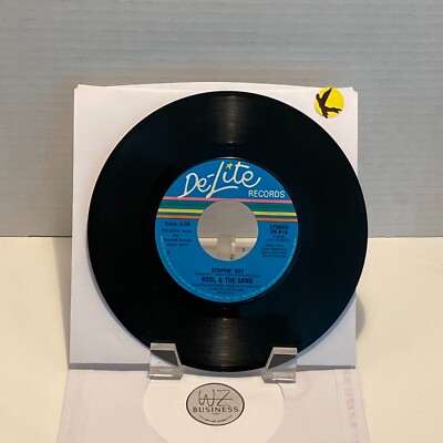 Kool & The Gang   Steppin' Out / Love Festival 	De-Lite Records   DE 816