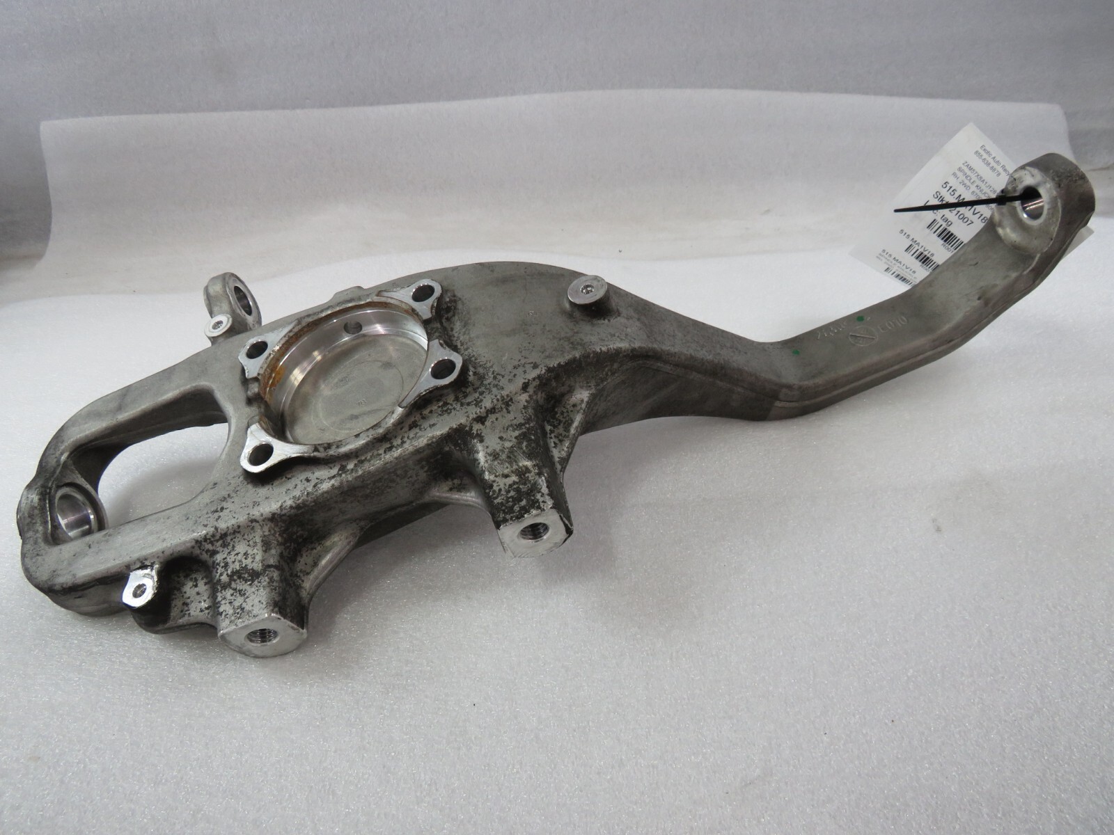 Maserati Quattroporte, Ghibli, RH, Front Spindle Knuckle, 2WD, Used, 670001806