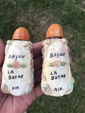 VINTAGE MID CENTURY FOLK ART BAYOU LA BATRE ALA. SEA SHELL SALT & PEPPER SHAKERS