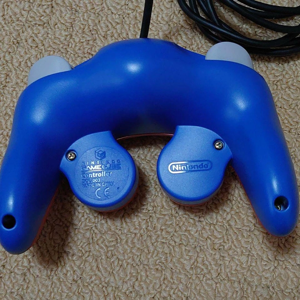 Club Nintendo Official Controller Mario Red x Blue for Gamecube - Image 4 of 4
